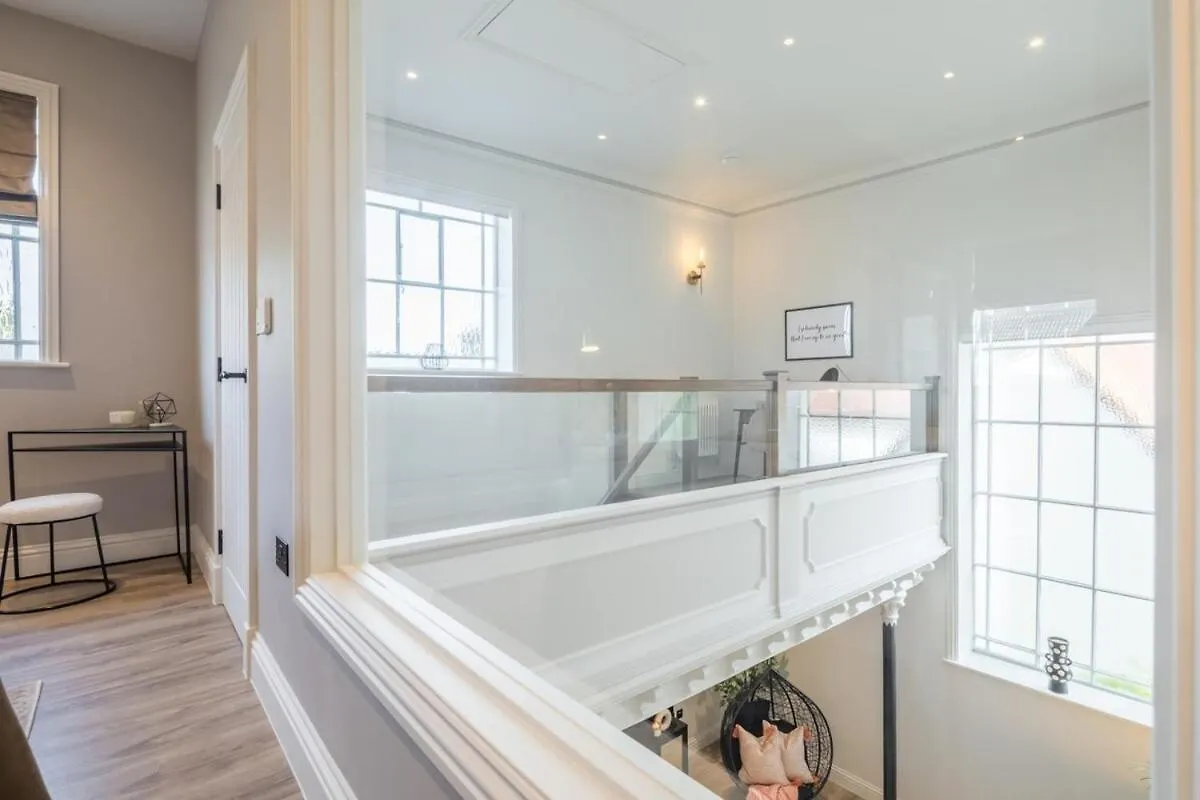 Deluxe Modern-Themed 1 Bedroom Apartment Cambridge  0*, Cambridge (Cambridgeshire)